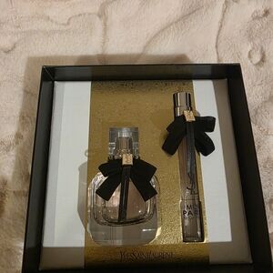 Yves Saint Laurent Mon Paris Perfume Gift Set